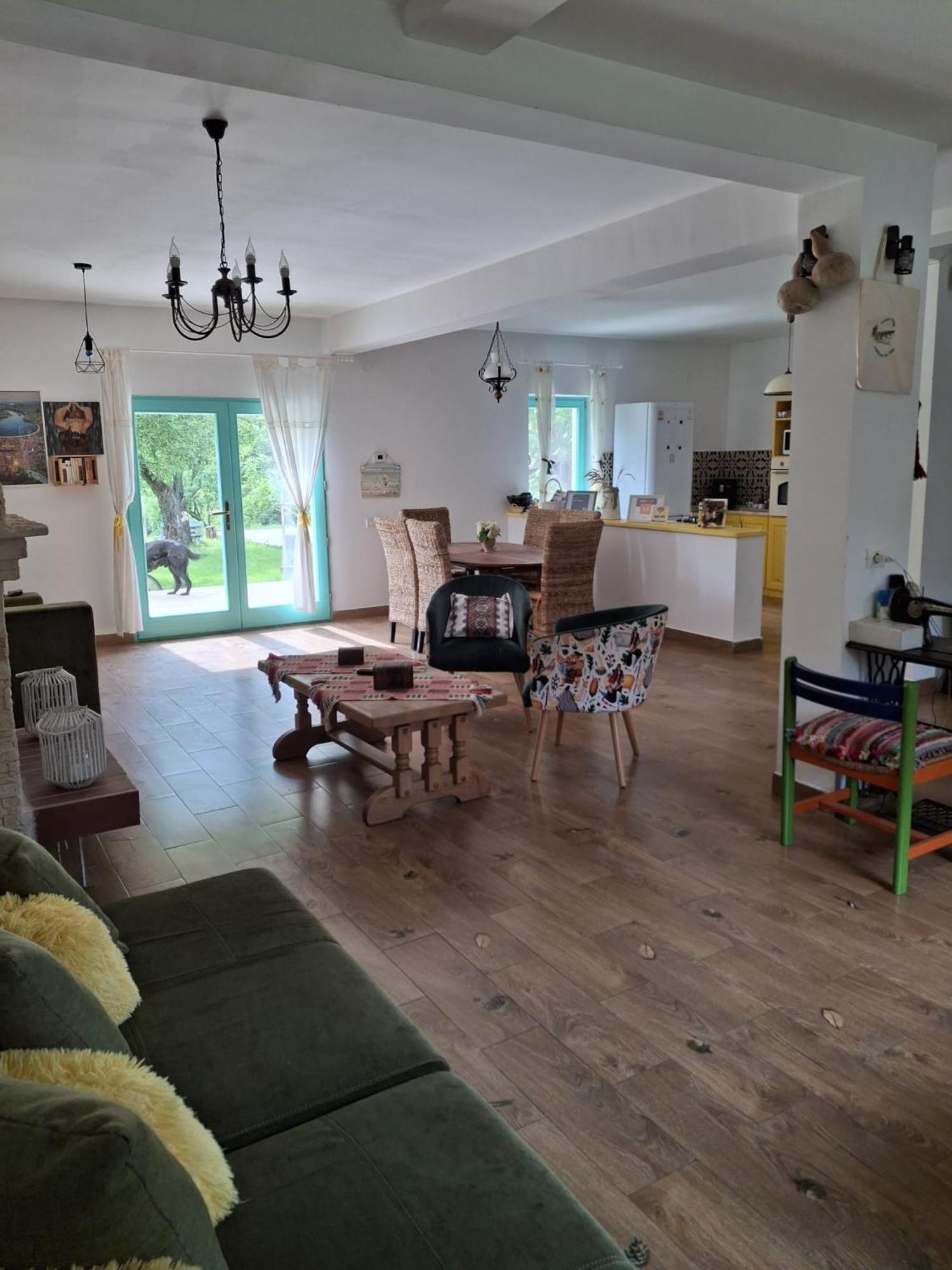 Pensiunea HAPPY Schitu Topolnitei Bagian luar foto